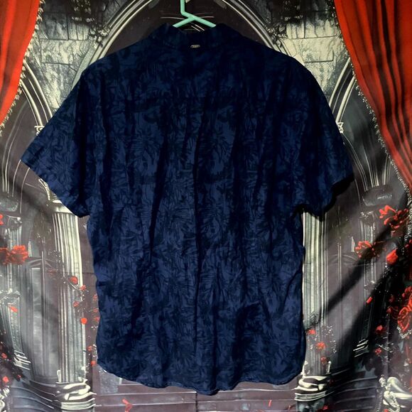 Guess Button-Up Shirt Men's XL Blue Short Sleeve Leaf Print Hawaiian Outdoor - Picture 2 of 5